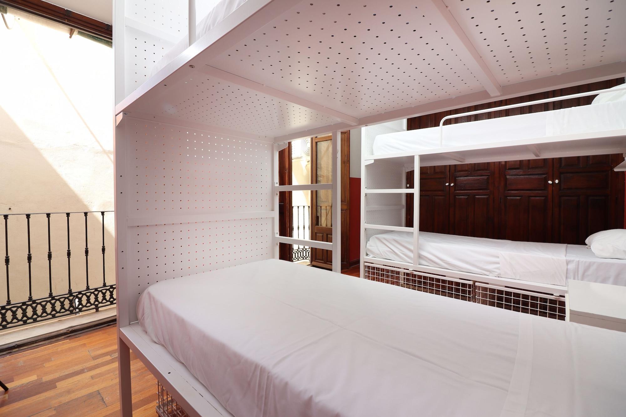 Feel Center Albergue