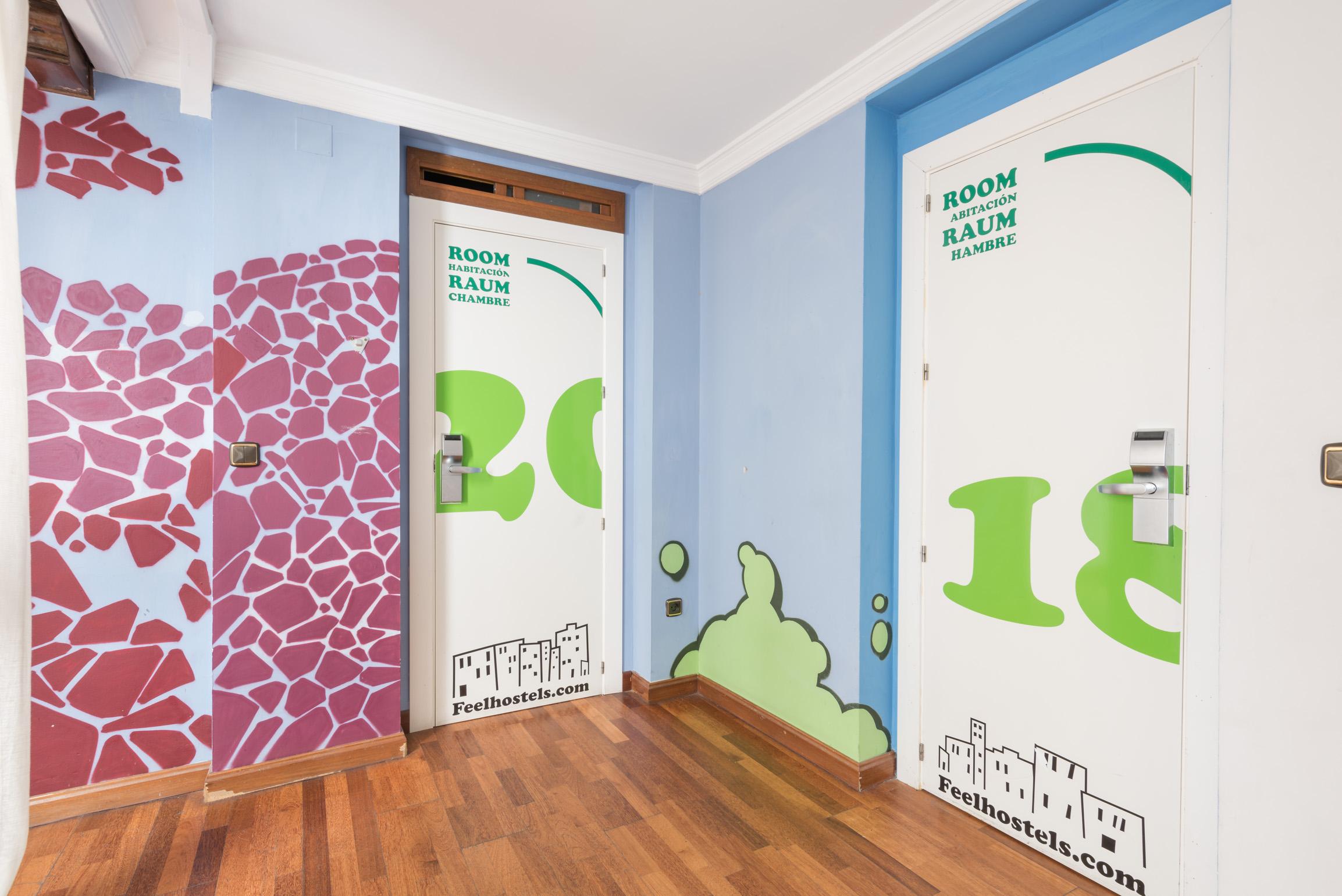 Albergue Feel Center *