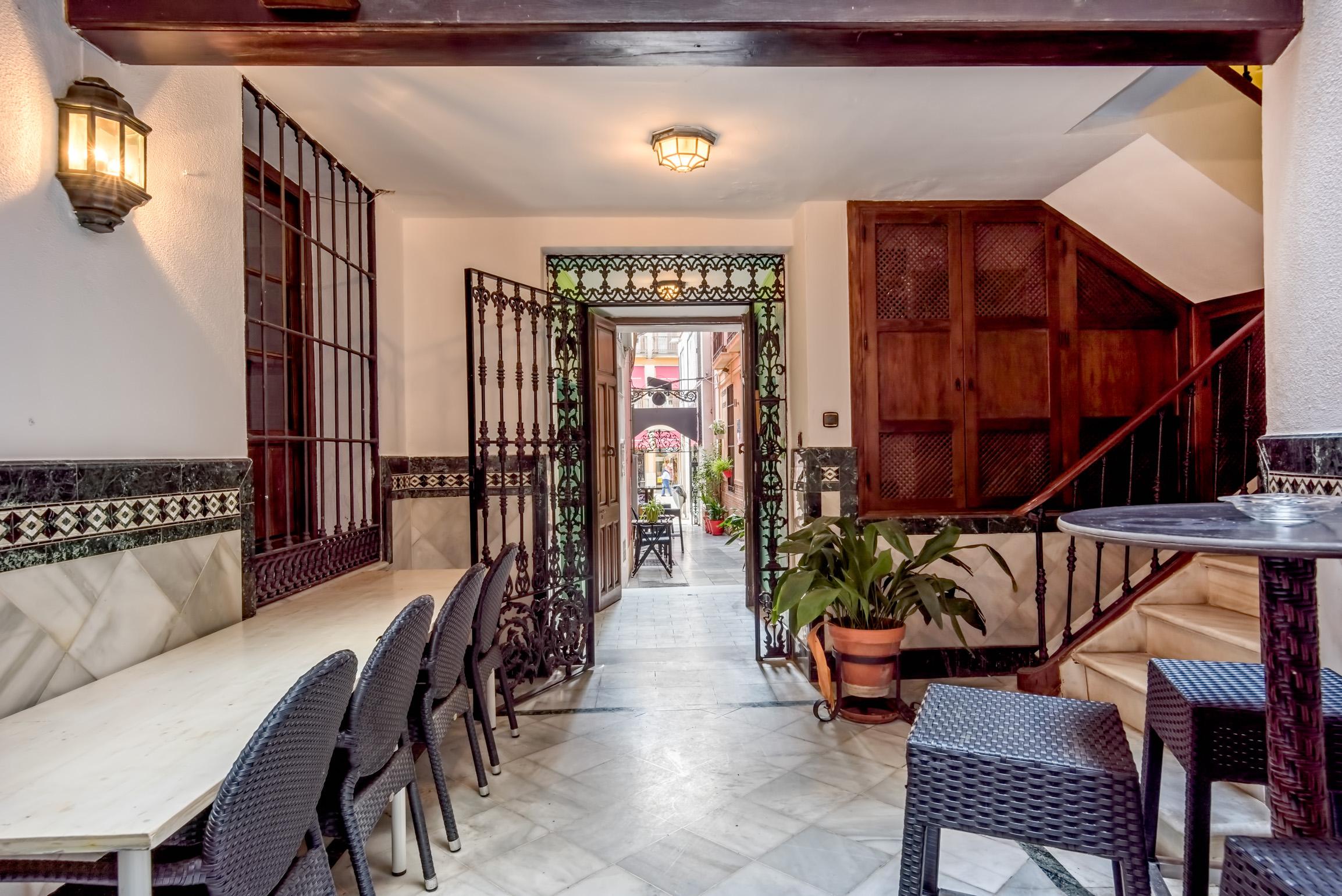 Feel Centro Urbano Hostal