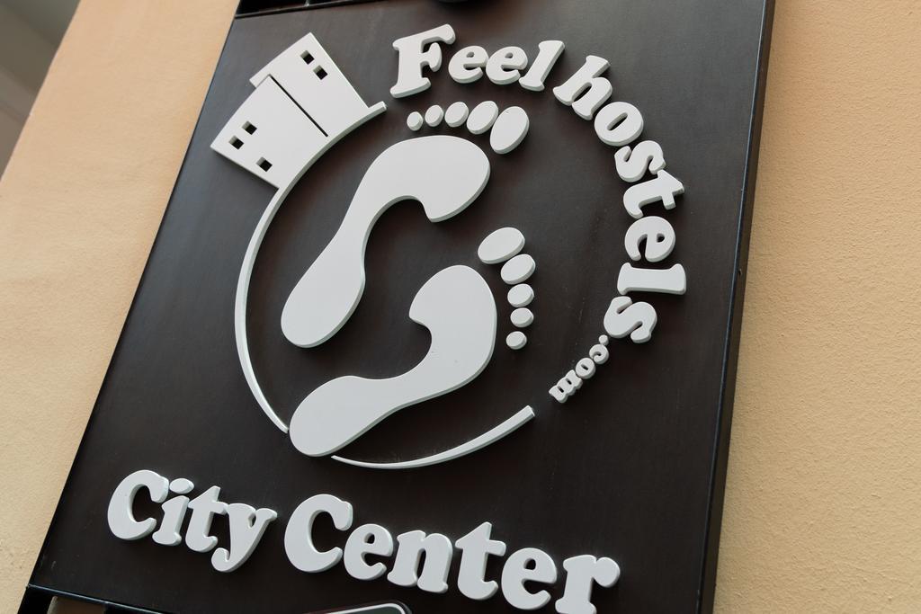 Albergue Feel Center *